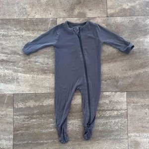 Kyte BABY zip up footie 0-3M